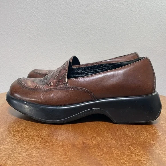 Dansko Brown Floral Mules - Picture 6 of 15